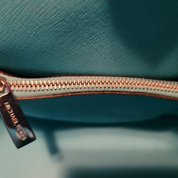 Stunning Michael Kors Large Turquoise Tote - RARE/HTF - Picture 12 of 15